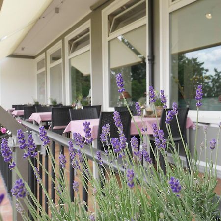 Hotel Faehrhaus Km734 Düsseldorf Esterno foto