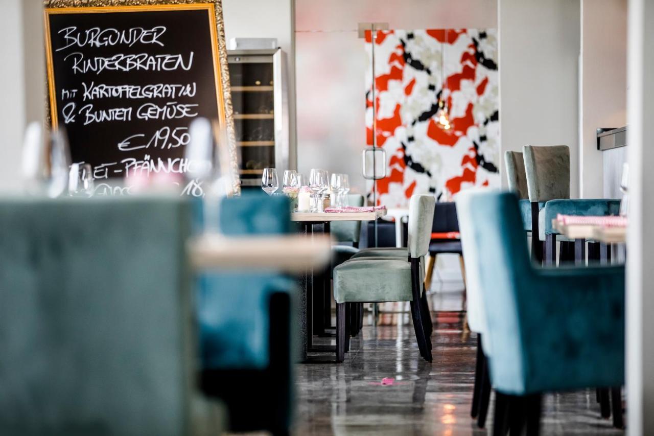 Hotel Faehrhaus Km734 Düsseldorf Esterno foto