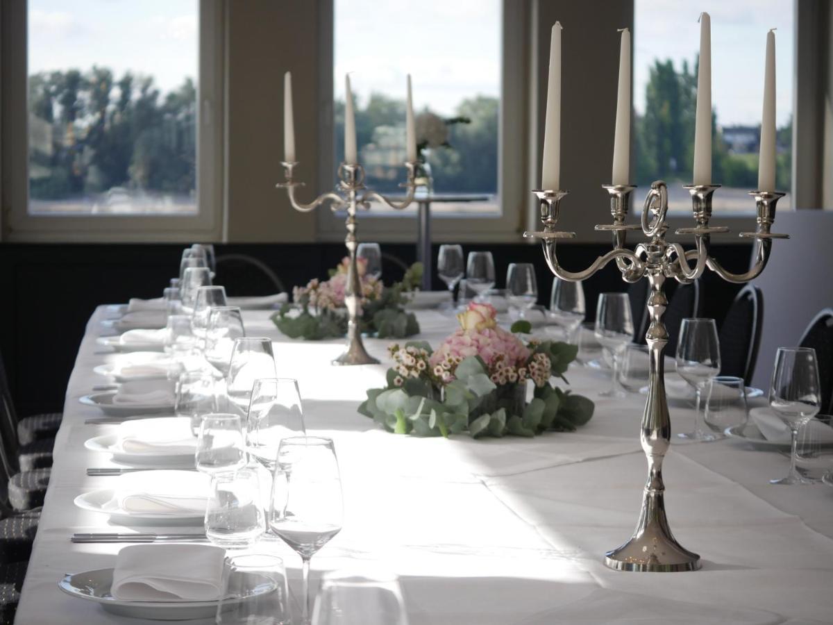 Hotel Faehrhaus Km734 Düsseldorf Esterno foto