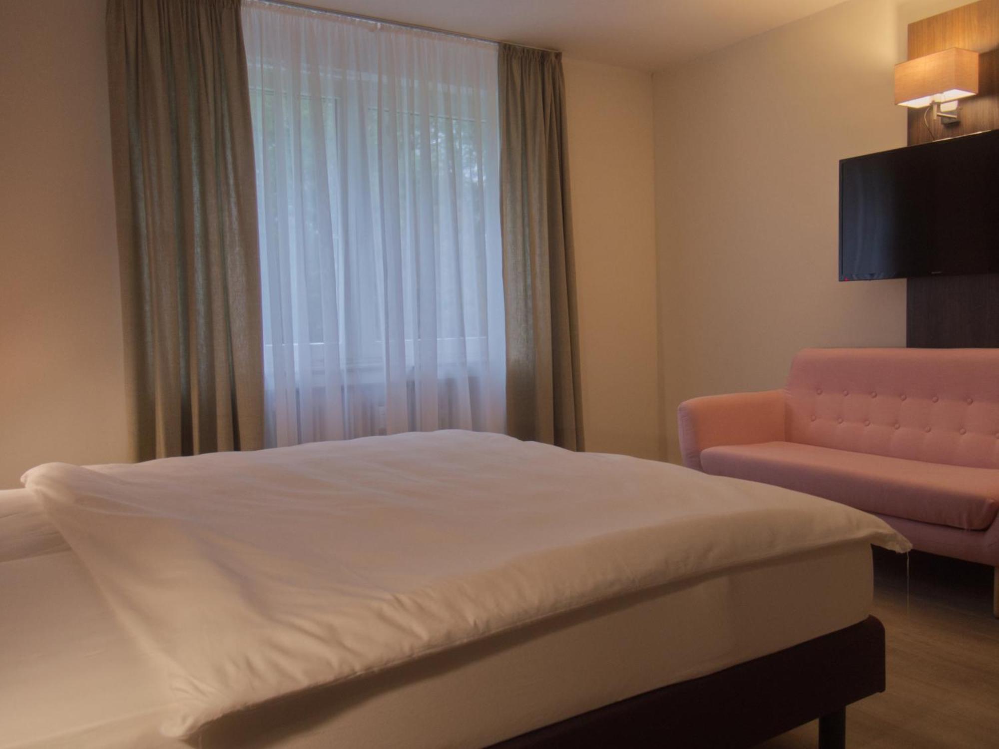 Hotel Faehrhaus Km734 Düsseldorf Camera foto
