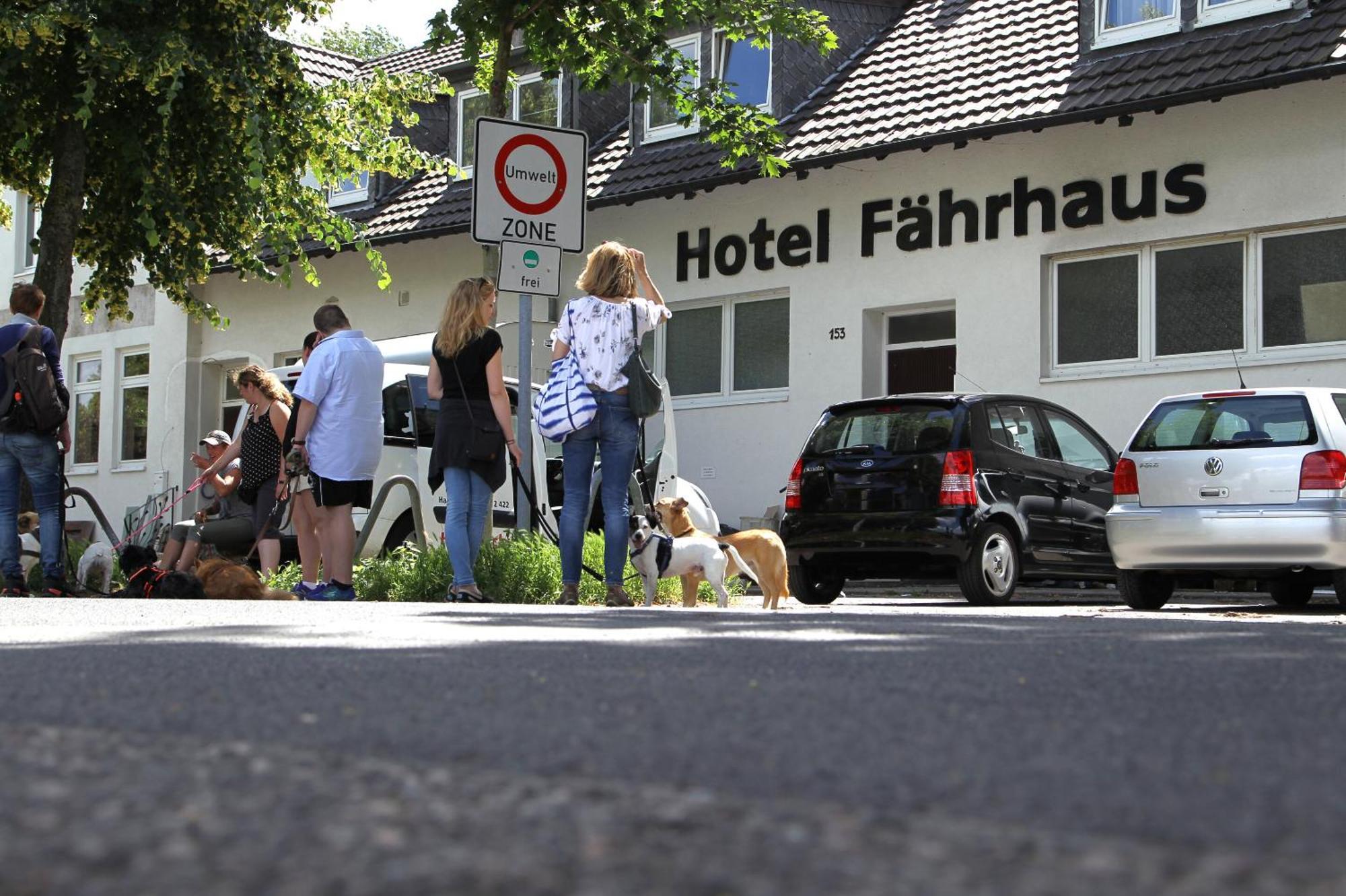 Hotel Faehrhaus Km734 Düsseldorf Esterno foto