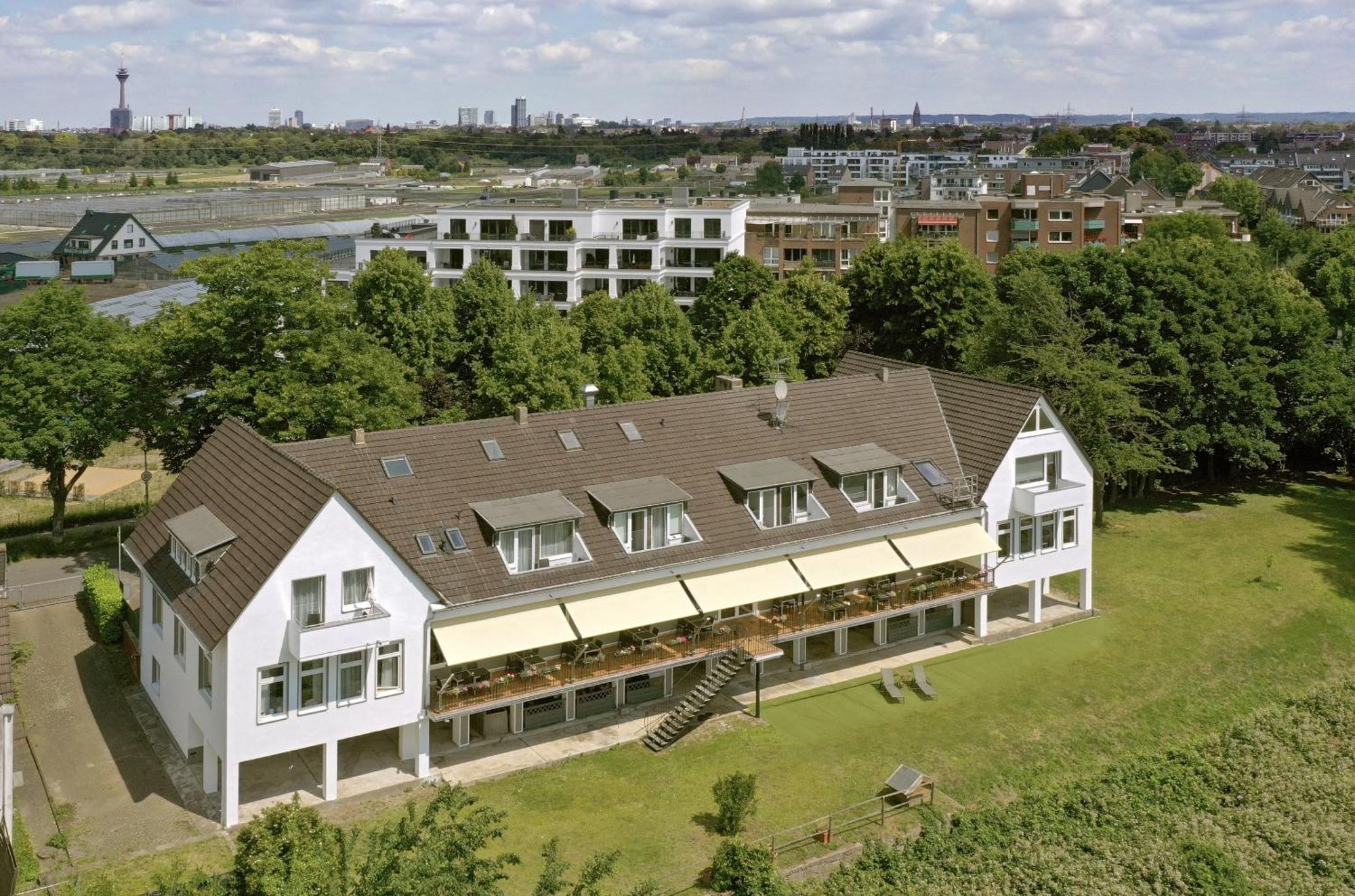 Hotel Faehrhaus Km734 Düsseldorf Esterno foto