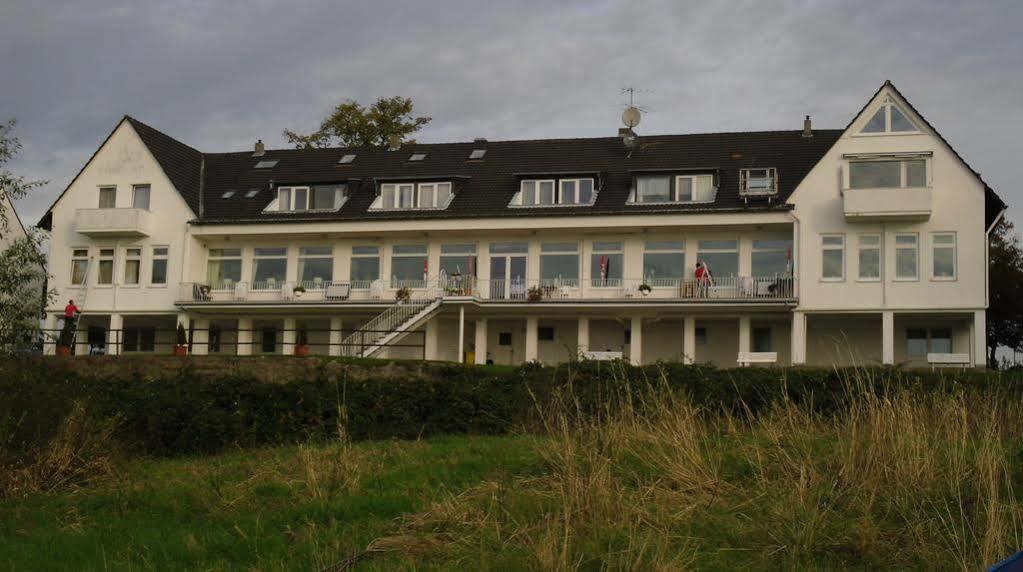 Hotel Faehrhaus Km734 Düsseldorf Esterno foto