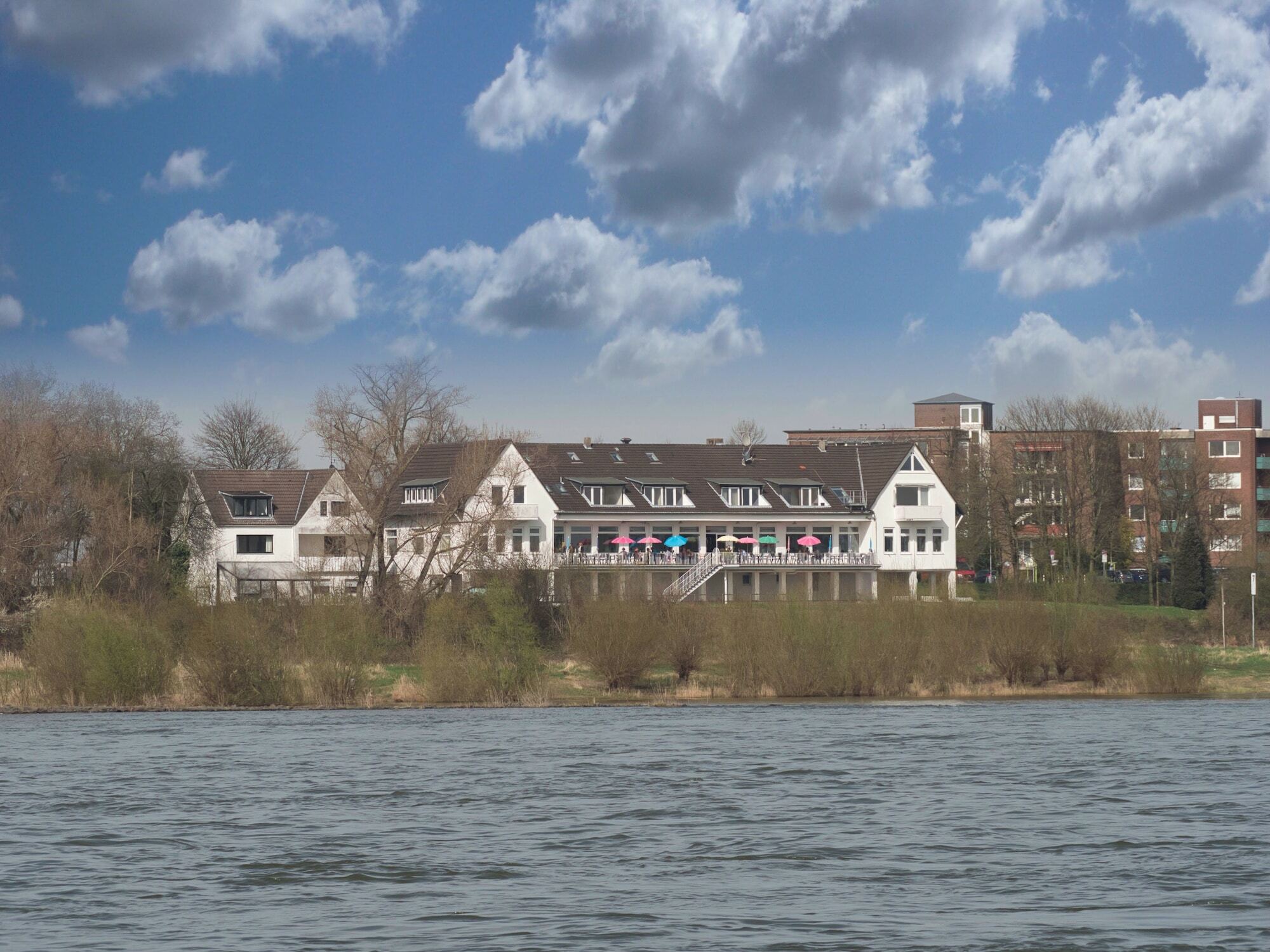 Hotel Faehrhaus Km734 Düsseldorf Esterno foto